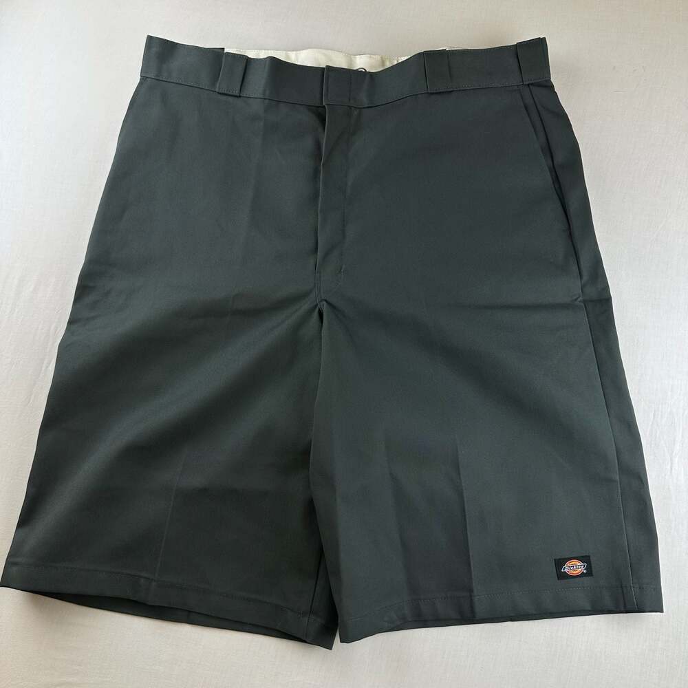 Dickies Mens 13 Inch Relaxed Fit Multi-Pocket Short, Charcoal Gray, 40